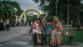 সকাল থেকে সন্ধ্যা পর্যন্ত পাঁচবার লোডশেডিং, এখন পরিবার নিয়ে পার্কে বসে সময় কাটাচ্ছি