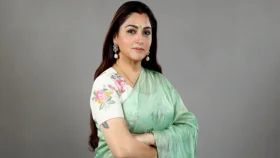 পুরুষের টাক-চুলপাকা ‘আকর্ষণীয়’, নারীর ওজন বাড়লেই প্রশ্ন কেন: খুশবু