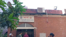 মর্গে মরদেহের সঙ্গে ‘বিকৃত যৌনাচার’ নিয়ে প্রতিবেদন, সাংবাদিককে হুমকির অভিযোগ