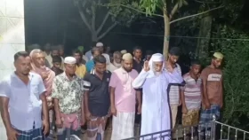 ট্রলারে কপোতাক্ষ পার হলো গাজীর নজরুলের স্ত্রী মরিয়মের লাশ, গভীর রাতে দাফন