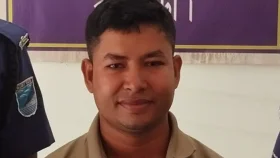 বাস পোড়ানো মামলায় স্বেচ্ছাসেবকলীগ নেতা গ্রেফতার