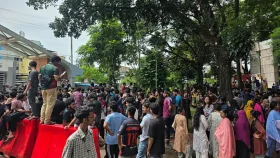 চুয়েটে কমপ্লিট শাটডাউন দিয়েছেন শিক্ষার্থীরা