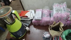 কেরানীগঞ্জে ককটেল তৈরির সরঞ্জাম ও ৯ হাজার মুখোশ উদ্ধার, যুবলীগ নেতা গ্রেফতার