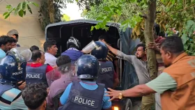 শিশুকে ধর্ষণের পর হত্যা, অভিযুক্তকে ধরে পিটিয়ে পুলিশে দিলো জনতা
