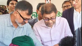 ছয় মাসের কম বয়সী বাচ্চাদের হামের টিকা দিলে কী সমস্যা, জানালেন স্বাস্থ্যমন্ত্রী