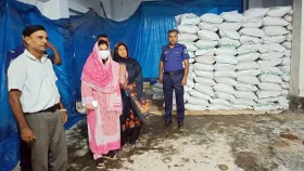 চুয়াডাঙ্গায় অবৈধভাবে মজুত করা ৪০৩ বস্তা সার উদ্ধার