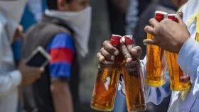 ভারতের এক রাজ্যে মদ খেয়ে ১৯ জনের মৃত্যু