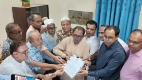 ঠাকুরগাঁওয়ে বিএনপির প্রার্থী রাষ্ট্রপতির ভাই, জমা দিলেন মনোনয়নপত্র