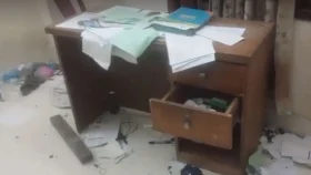 মিরপুরে অফিসে মধ্যরাতে হামলা ও ভাঙচুর, ছোরাসহ আটক ২