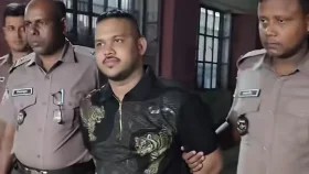 রাস্তায় পুলিশের প্রিজন ভ্যান থেকে যেভাবে পালালো ‘পিচ্চি রাজা’
