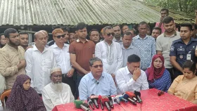 শহীদ আবু সাঈদের ঘর ও কবরস্থান উন্নয়নে এক কোটি টাকা দেওয়ার ঘোষণা