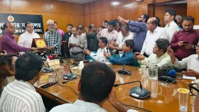 সরকার গণমাধ্যম নিয়ন্ত্রণ করতে চায় না: তথ্য প্রতিমন্ত্রী