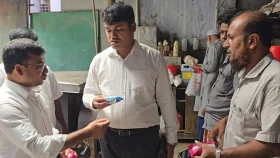 খাদ্য তৈরির কারখানায় অভিযান চালিয়ে দেড় লাখ টাকা জরিমানা