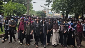 সায়েম স্যারের জন্য এবার চোখ বেঁধে মিছিল