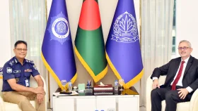 আইনশৃঙ্খলা পরিস্থিতি স্বাভাবিক রাখতে পুলিশের ভূমিকার প্রশংসা ইইউ রাষ্ট্রদূতের 