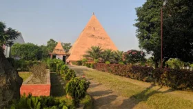 পিরামিড দেখতে বিদেশ নয়, ছুটে যান নারায়ণগঞ্জে