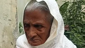 ৪৫ বছর পর স্বীকৃতি, বীরাঙ্গনা ফুলমতির শেষ বিদায় লাল-সবুজের পতাকায়