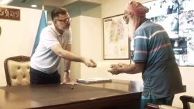 উচ্ছেদ অভিযানে শেষ সম্বল হারানো বৃদ্ধার পাশে ডিএনসিসি প্রশাসক