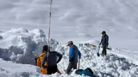 নেপালে তুষারধসে নিহতের সংখ্যা বেড়ে ১৫