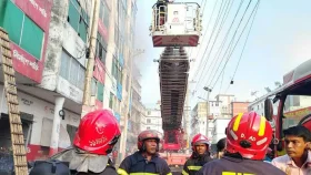 গাজীপুর পোশাক কারখানার আগুন সোয়া ৩ ঘণ্টায় নিয়ন্ত্রণে, ৭০ জনকে জীবিত উদ্ধার 