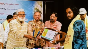 কাব্যশ্রী সাহিত্য পুরস্কার পেলেন এস এম কাইয়ুম