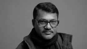 ওরা তোকে বাঁচতে দেবে না বাবা: আমি জমি বেচে দিচ্ছি, তুই বিদেশে চলে যা