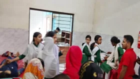 এক বিদ্যালয়ে বজ্রপাতে অসুস্থ হয়ে ১৮ ছাত্রী হাসপাতালে