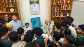 সাংবাদিকদের ওপর হামলা, মামলার আশ্বাসে কর্মসূচি থেকে ফিরলেন সাংবাদিকরা