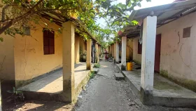 গরিবের আশ্রয়ণ প্রকল্পের ১৫২ ঘরে তালা