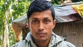বাড়ি থেকে ডেকে নিয়ে যুবককে কুপিয়ে হত্যা