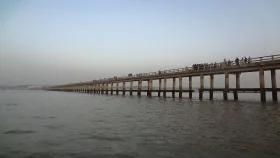জোয়ার-ভাটার খেলায় মুগ্ধ করে সীতাকুণ্ডের কুমিরাঘাট