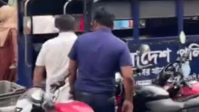 অগ্রণী ব্যাংকের শাখায় ঢুকে ৫ কর্মকর্তা-কর্মচারীকে গ্রেফতার করলো পুলিশ