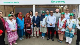হামের টিকা কার্যক্রম ঘুরে দেখলেন মার্কিন চার্জ দ্য অ্যাফেয়ার্স