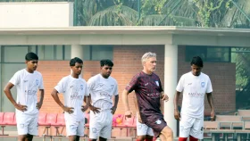 হামজা-শমিতদের নিয়ে কিছু বলতে নারাজ ক্রুইফ, তবে...