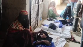 বিদ্যালয় ক্লাস চলাকালে অসুস্থ হয়ে পড়লো ১০ শিক্ষার্থী