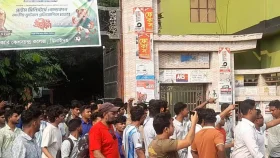 ছাত্রদল ও ছাত্রশিবিরের উত্তেজনার পর গোটা কলেজে রাজনৈতিক কর্মসূচি নিষিদ্ধ