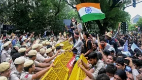 ভারতজুড়ে বিক্ষোভের ডাক ককরোচ জনতা পার্টির