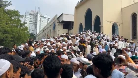 বায়তুল মোকাররমে খতিবের বিরুদ্ধে অপপ্রচারের অভিযোগে বিক্ষোভ, হঠাৎ উত্তেজনা