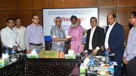 কারখানা পরিদর্শকদের কাজে বাধা দিলে ব্যবস্থা নেওয়ার হুঁশিয়ারি শ্রমমন্ত্রীর