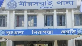 অস্ত্রের মুখে জিম্মি পরিবার, পুলিশ কর্মকর্তার বাড়িতে দুর্ধর্ষ ডাকাতি