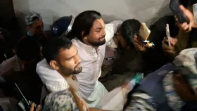 রবীন্দ্রনাথের দেয়ালচিত্র মোছার চেষ্টা: আয়াসসহ ৪ জনকে রিমান্ডে চায় পুলিশ