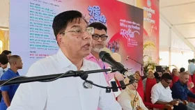 ৩৫টি কেনার উদ্যোগ, মন্ত্রী বললেন ‘আমি চাই দেশে বিমান থাকবে ২০০টির বেশি’