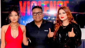 পরিচালকের বিরুদ্ধে অভিযোগ তুলে ‘ভায়োলেন্স’ ছাড়লেন অধরা খান