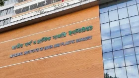 নারায়ণগঞ্জে গ্যাস লিকেজ থেকে বিস্ফোরণ,স্বামী-স্ত্রীসহ দগ্ধ ৪