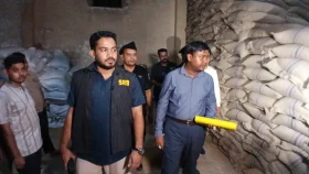 ১২০ টন সরকারি গম অবৈধভাবে মজুত, ৩ লাখ টাকা জরিমানা