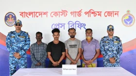 সুন্দরবনে দস্যুদের জিম্মি থেকে উদ্ধার ৪ জেলে