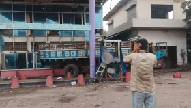 পাম্পে গ্যাস নেওয়ার সময় ট্রাকের সিলিন্ডার বিস্ফোরণ, আহত ৪
