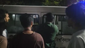 ২১ ঘণ্টা ধরে এক কক্ষে অবরুদ্ধ চুয়েট ভিসি, অসুস্থ কয়েকজন