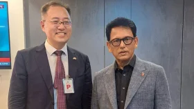তিন দিনের সফরে চীন গেলেন শিক্ষামন্ত্রী