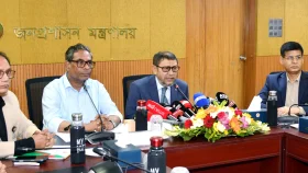 চিকিৎসকদের বদলি-পদায়ন কোনও রাজনৈতিক পরিচয়ে নয়: স্বাস্থ্যমন্ত্রী